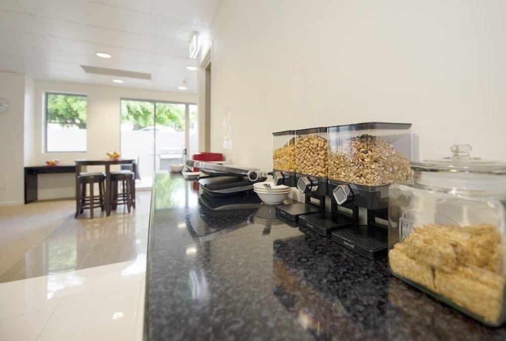 Gladstone City Central Apartment Hotel Official Екстериор снимка