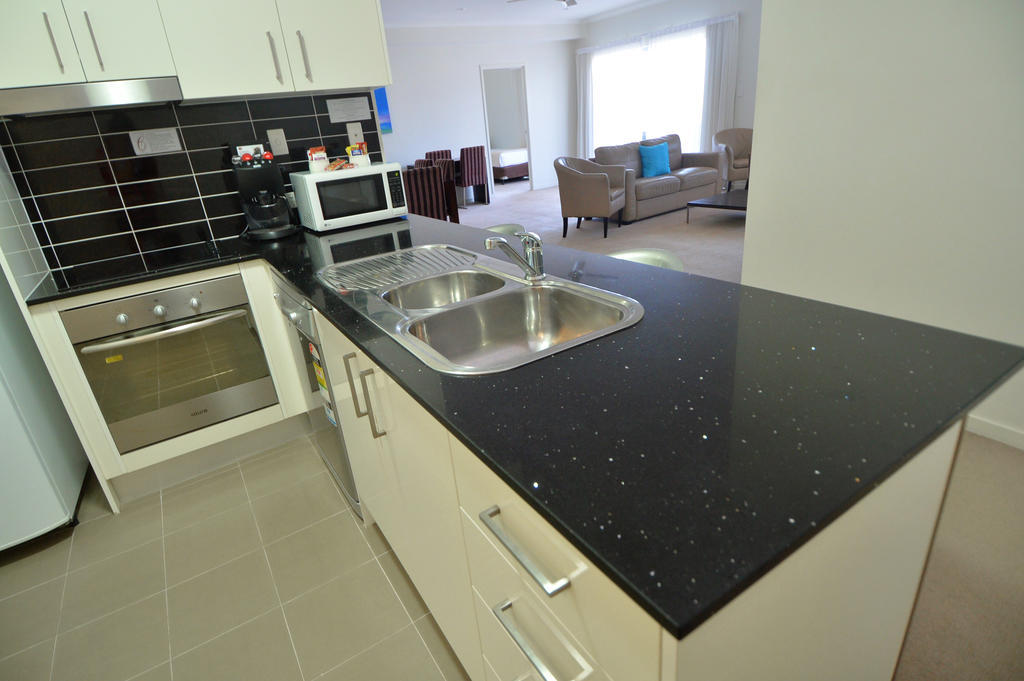 Gladstone City Central Apartment Hotel Official Екстериор снимка